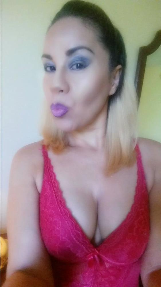 25P Latina Milf Queen Rouge Pt 2
