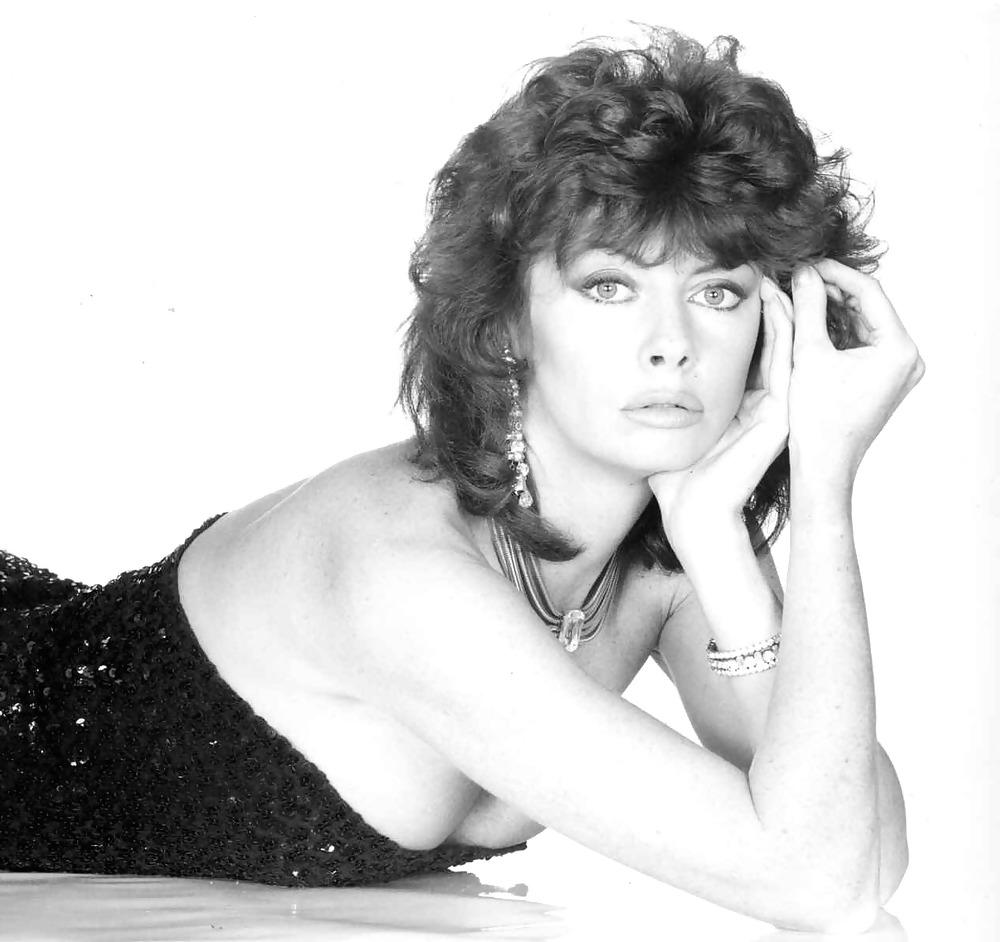 18P Great British MILF - Vicki Michelle