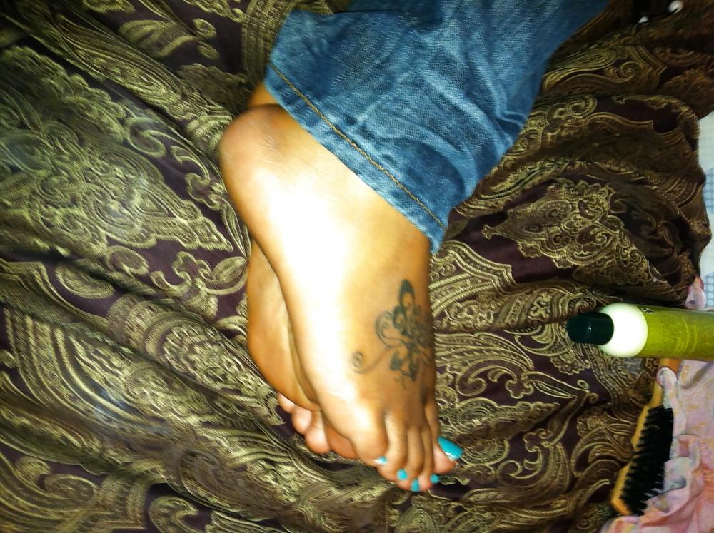 14P Pics of Raven's Toes and Feet