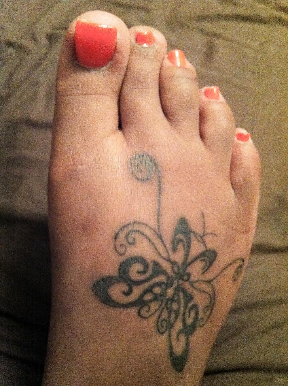 14P Pics of Raven's Toes and Feet
