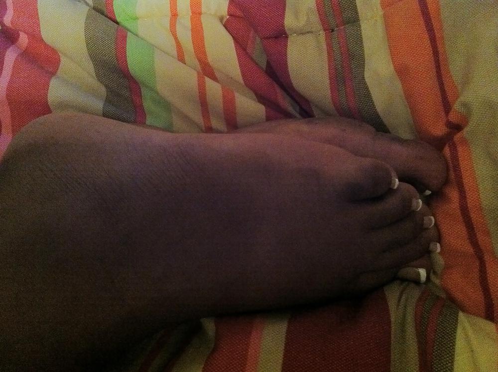 14P Pics of Raven's Toes and Feet