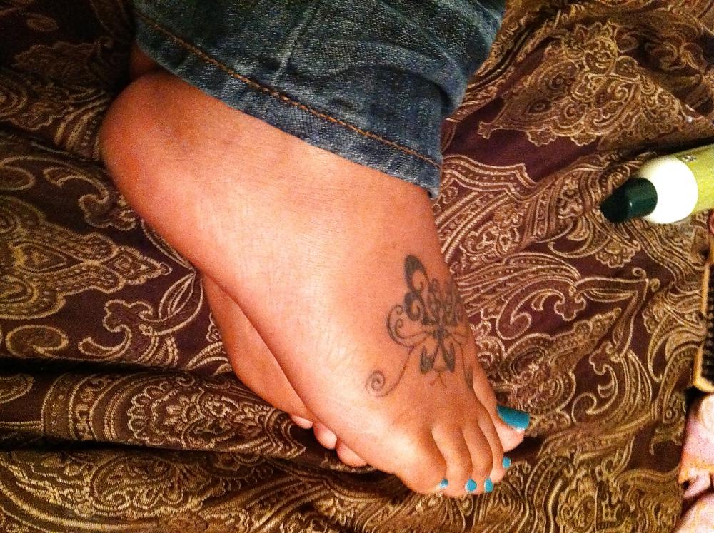 14P Pics of Raven's Toes and Feet