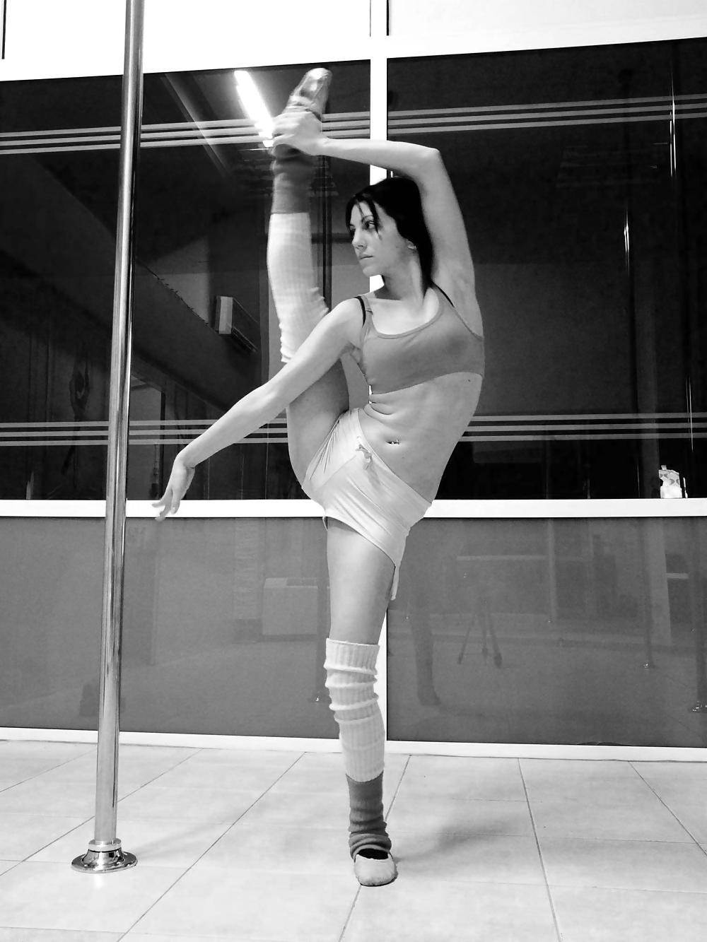 15P Pole art no nude 2