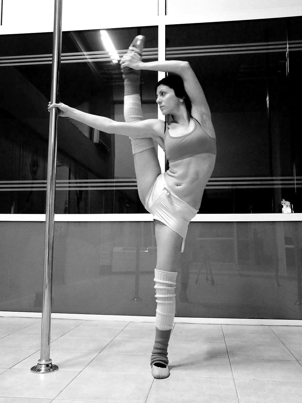 15P Pole art no nude 2