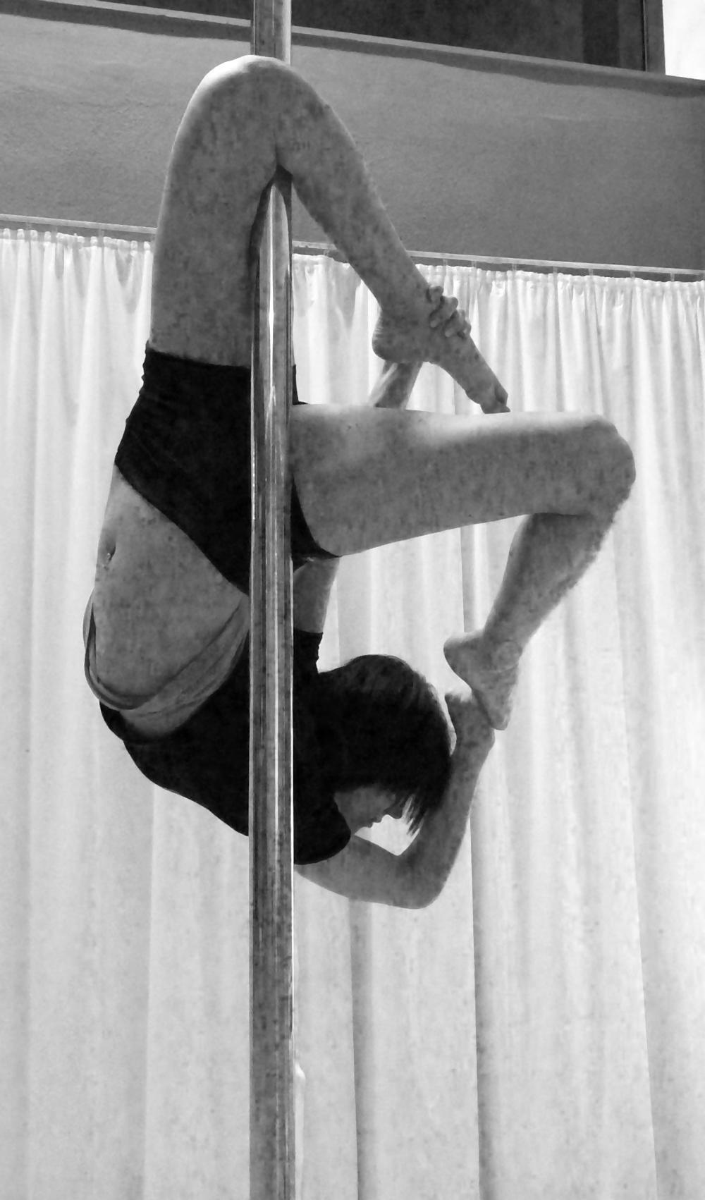 15P Pole art no nude 2