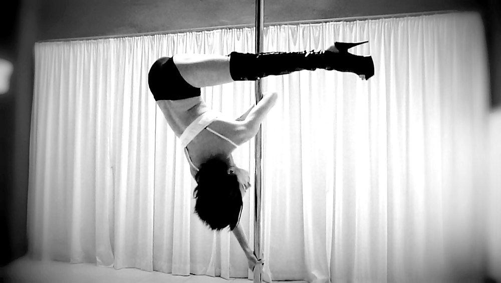 15P Pole art no nude 2