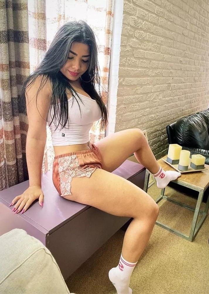 25P Cute Whore