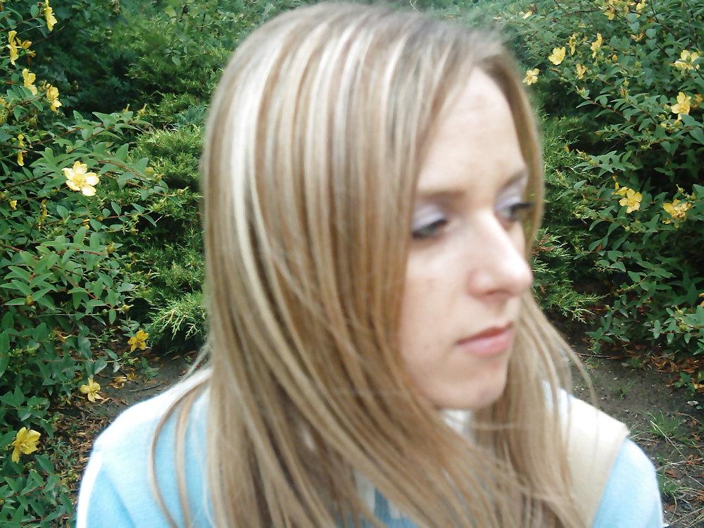 25P Cute blonde girl random 1