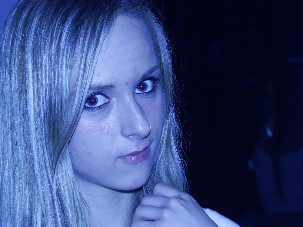 25P Cute blonde girl random 1