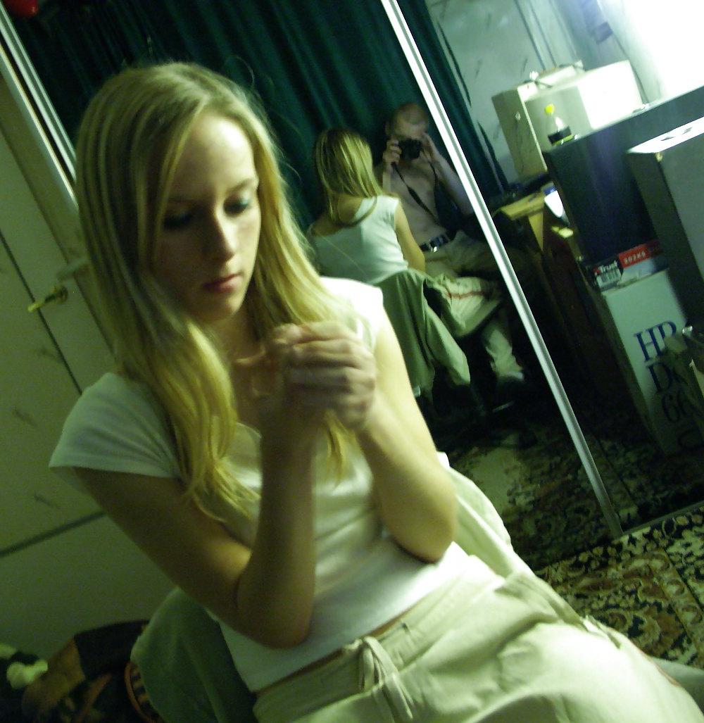 25P Cute blonde girl random 1