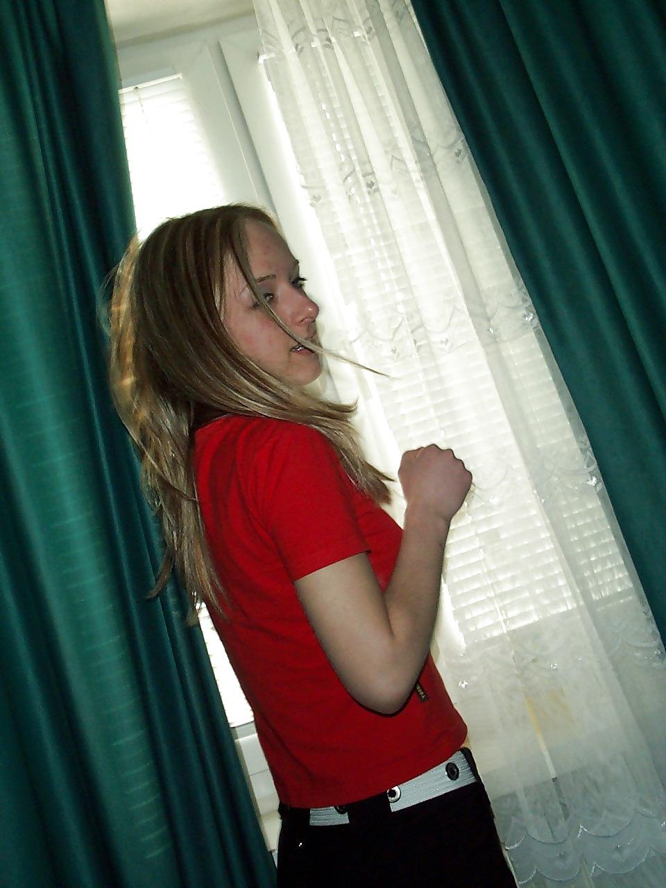 25P Cute blonde girl random 1