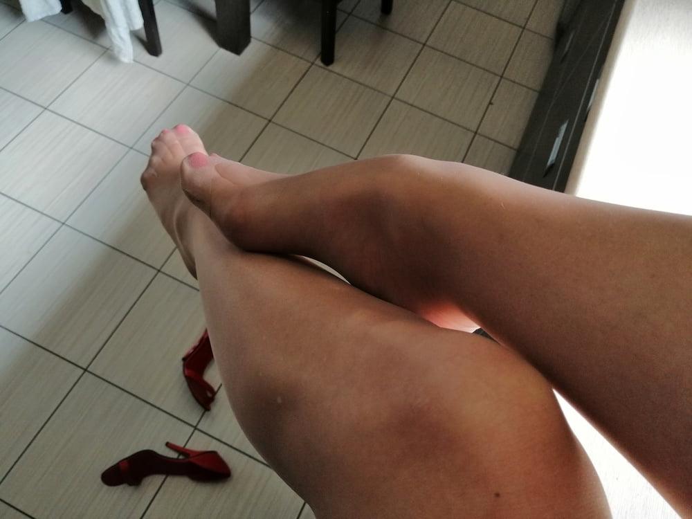 18P pantyhose feet