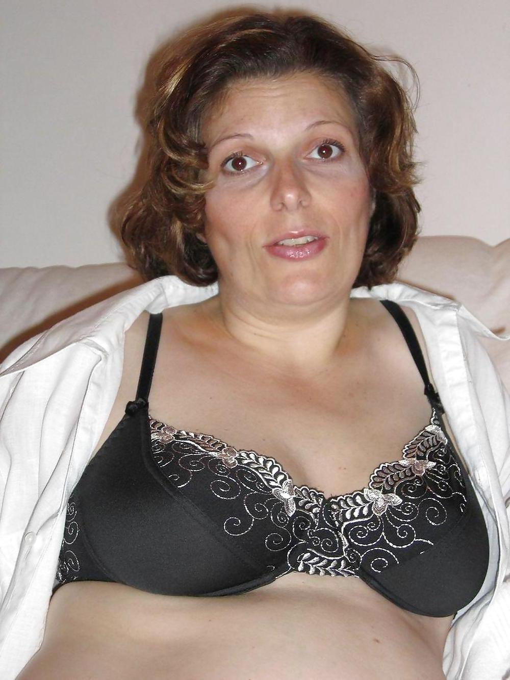 25P HORNY PREGNANT MOM