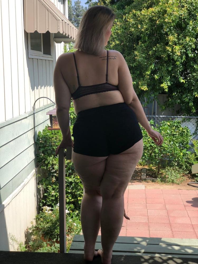 25P Julie Johnson Cellulite ass thigh Goddess teasing pt 1