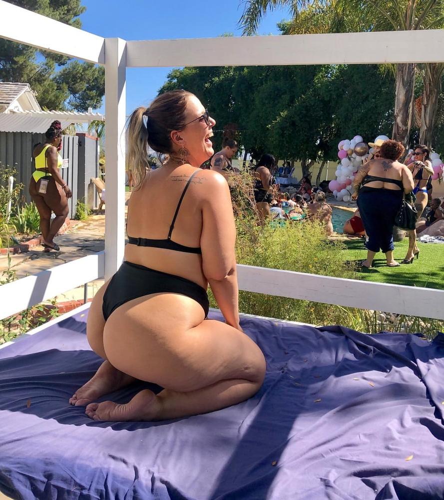 25P Julie Johnson Cellulite ass thigh Goddess teasing pt 1