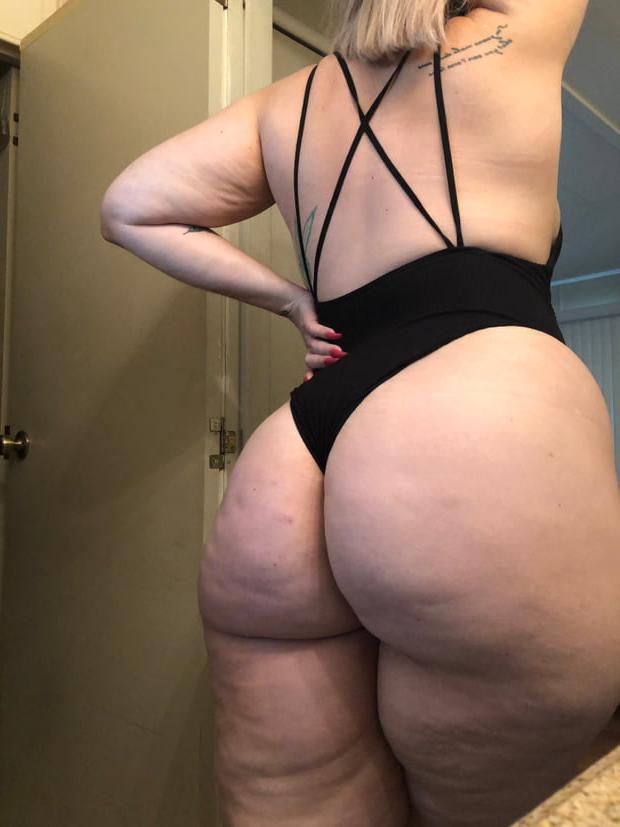 25P Julie Johnson Cellulite ass thigh Goddess teasing pt 1
