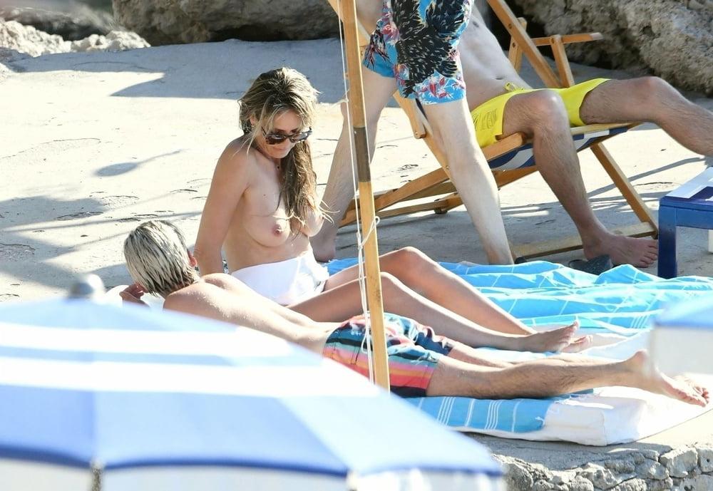 12P Heidi Klum Topless Capri 2019