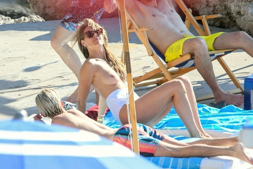12P Heidi Klum Topless Capri 2019