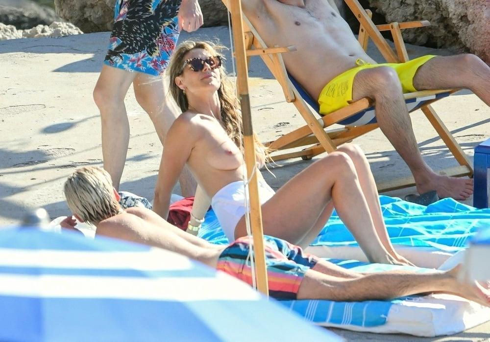 12P Heidi Klum Topless Capri 2019
