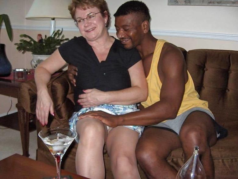 24P SLUT WIFE LIKES BLACK COCK 76