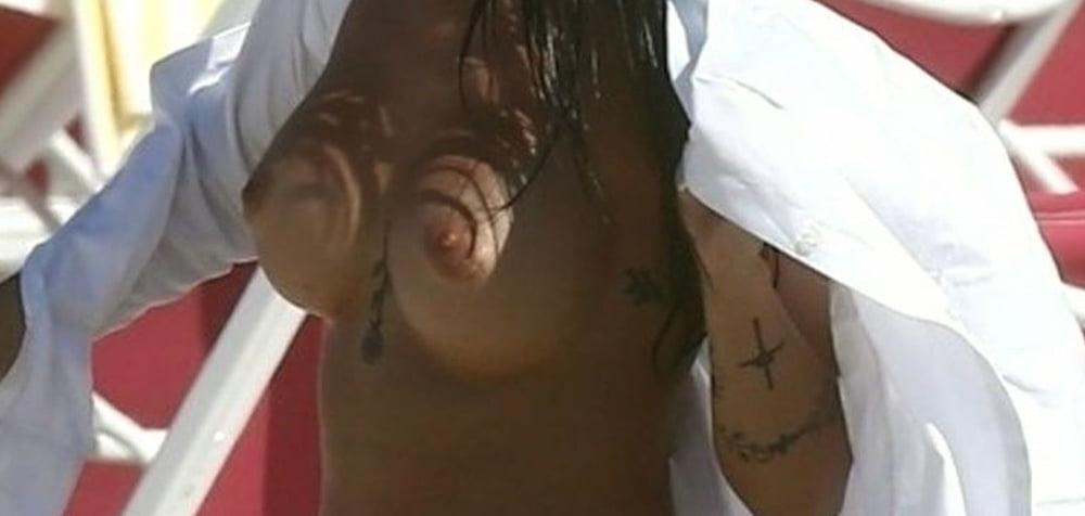 11P Giulia de Lellis beach topless april 2019