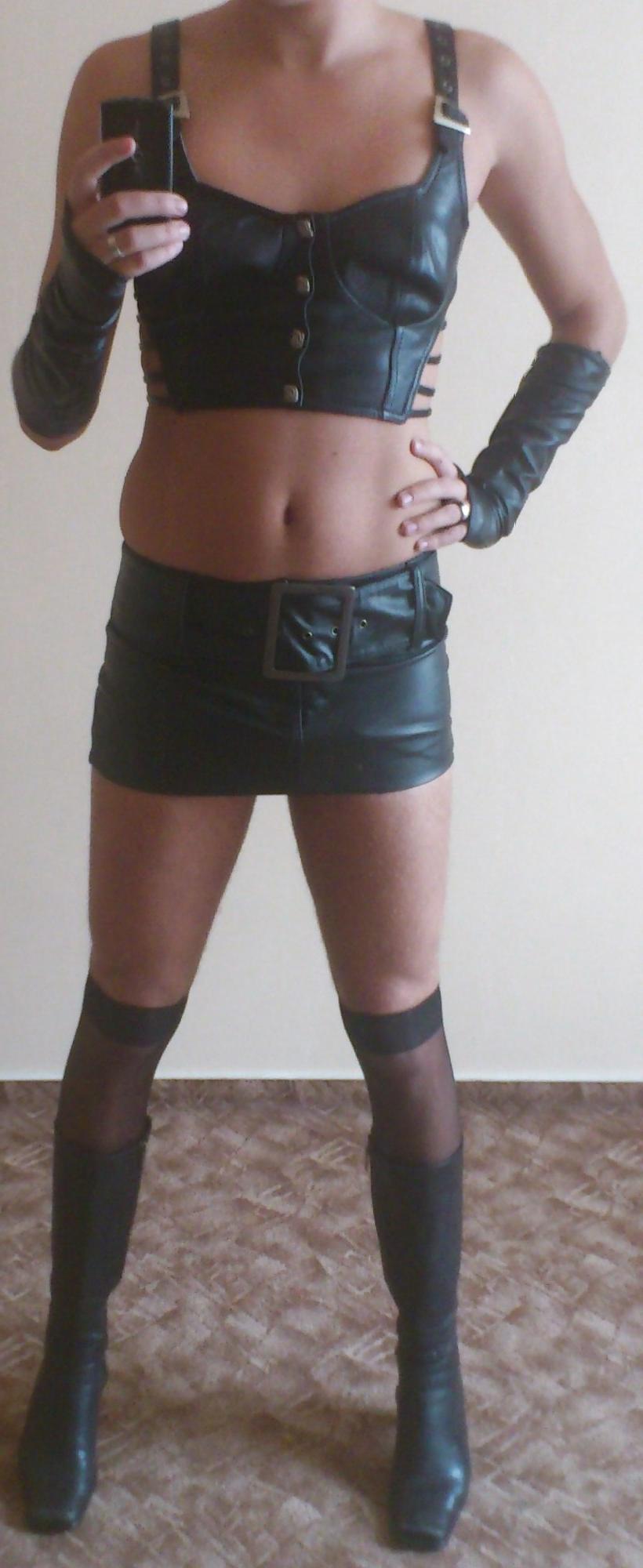 25P Leather Play