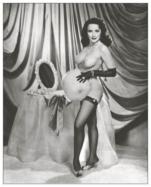 25P 50's era opera length gloves and high heels