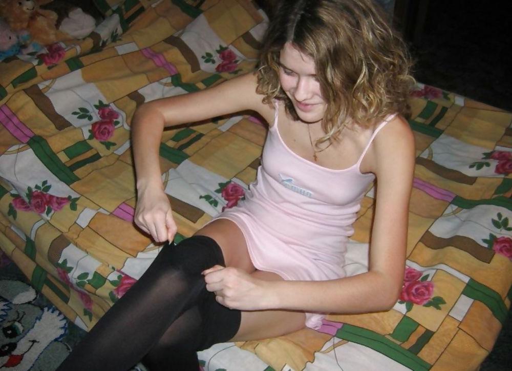 25P Cute girls in sexy stockings