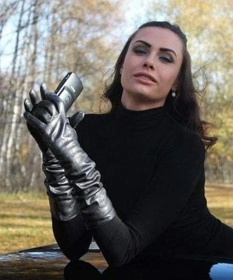 25P Black Leather Gloves 4 - by Redbull18