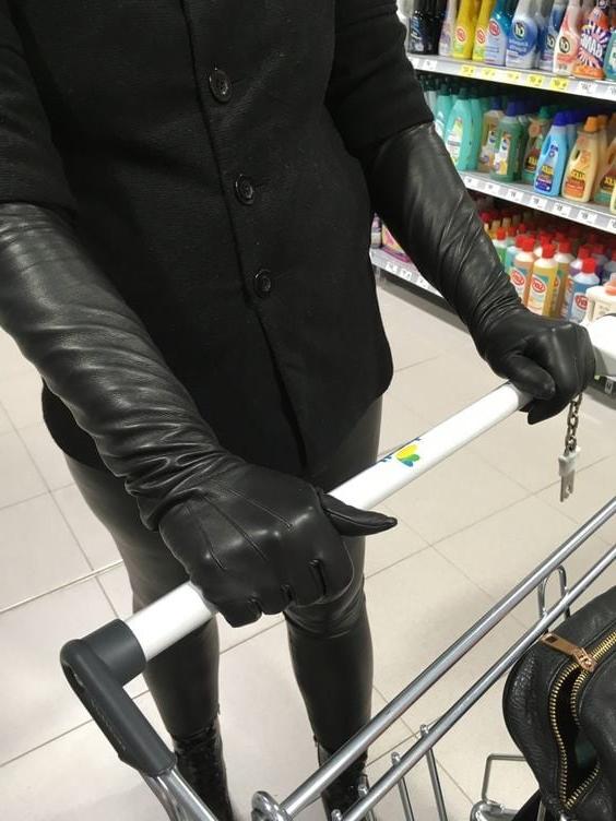 25P Black Leather Gloves 4 - by Redbull18