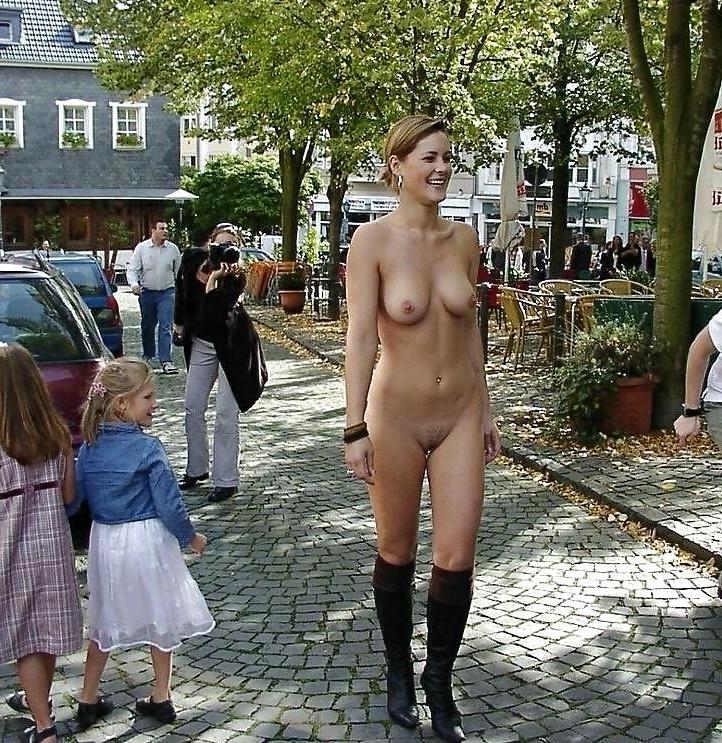 25P REALLY HOT GIRLS IN PUBLIC 33