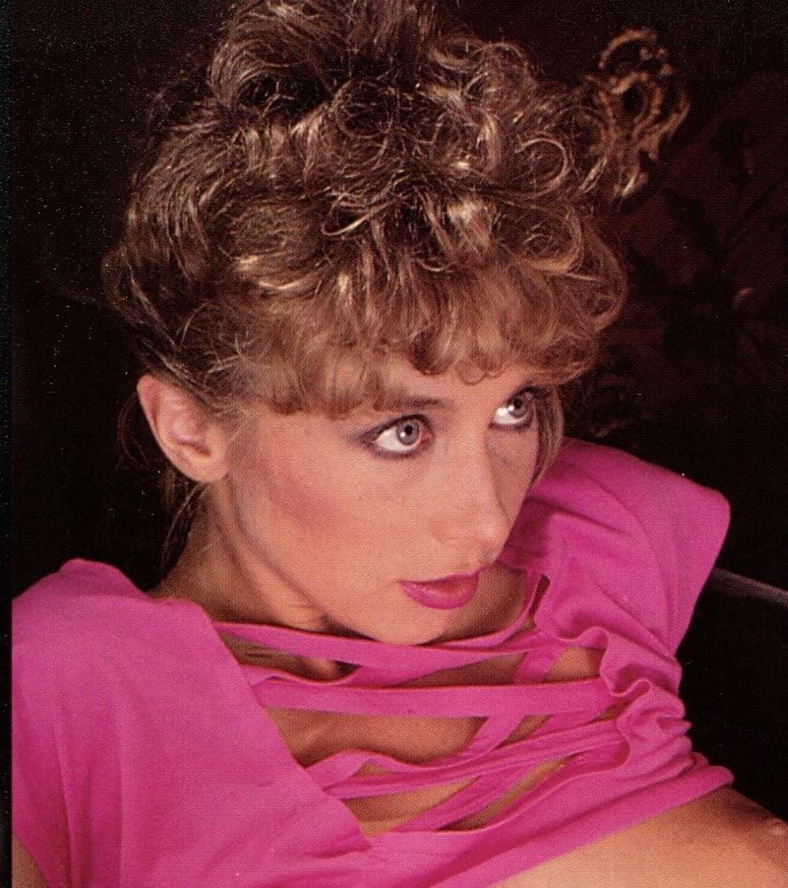 25P classic magazine #881 - pussy love