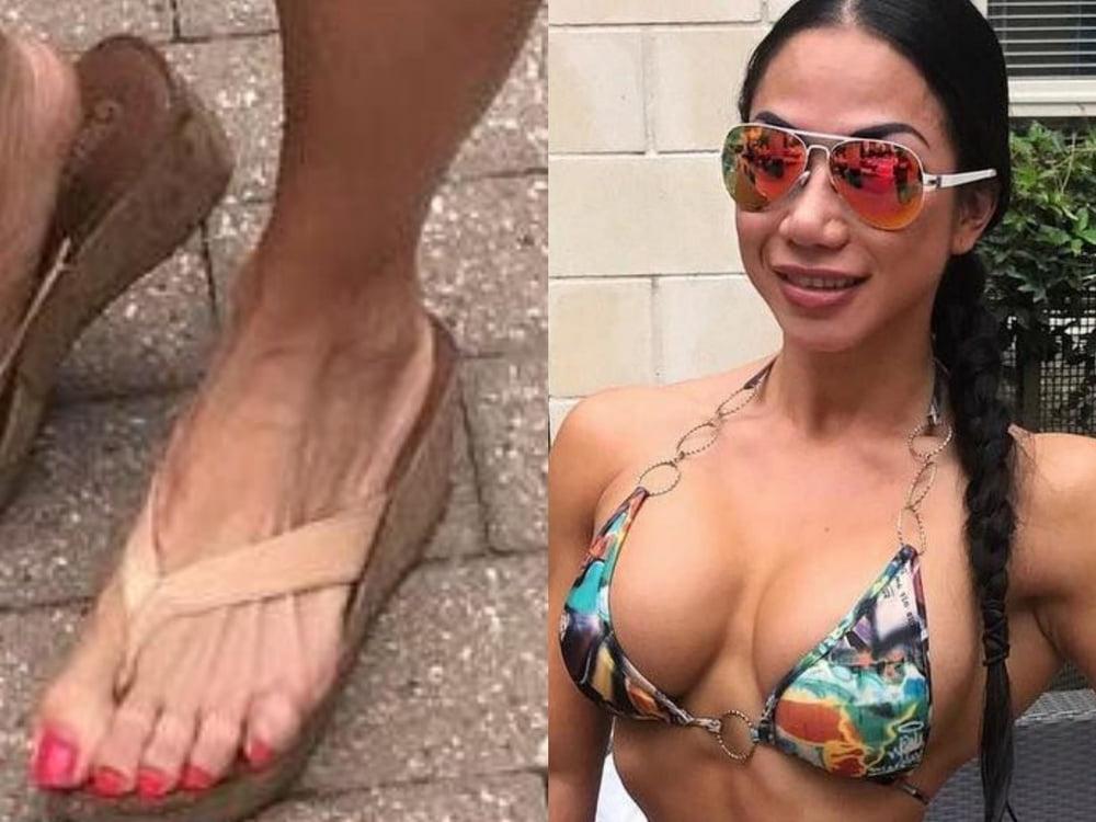 25P bodybuilder female's sexy Legs feet and High heels