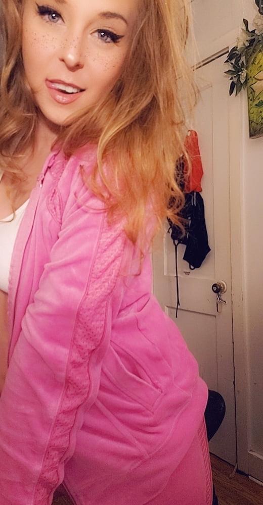 25P selfie queen