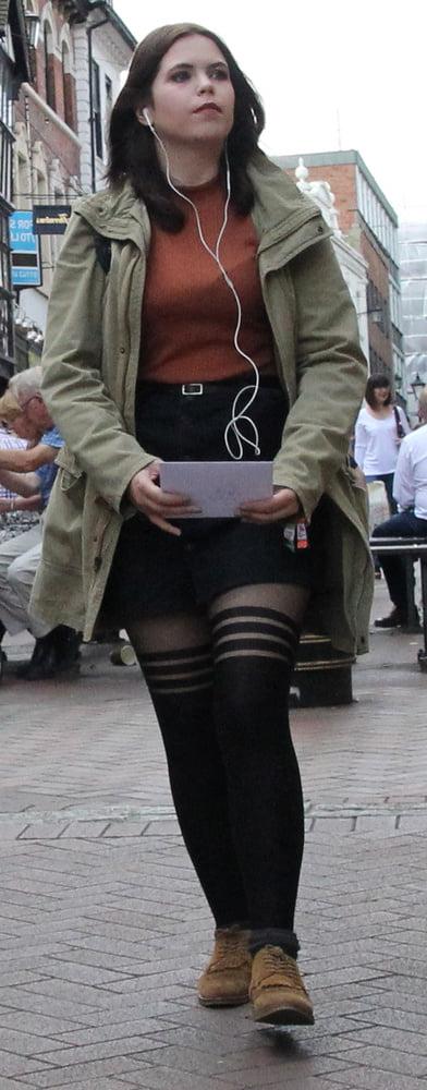 25P British Street Pantyhose and Tights 02