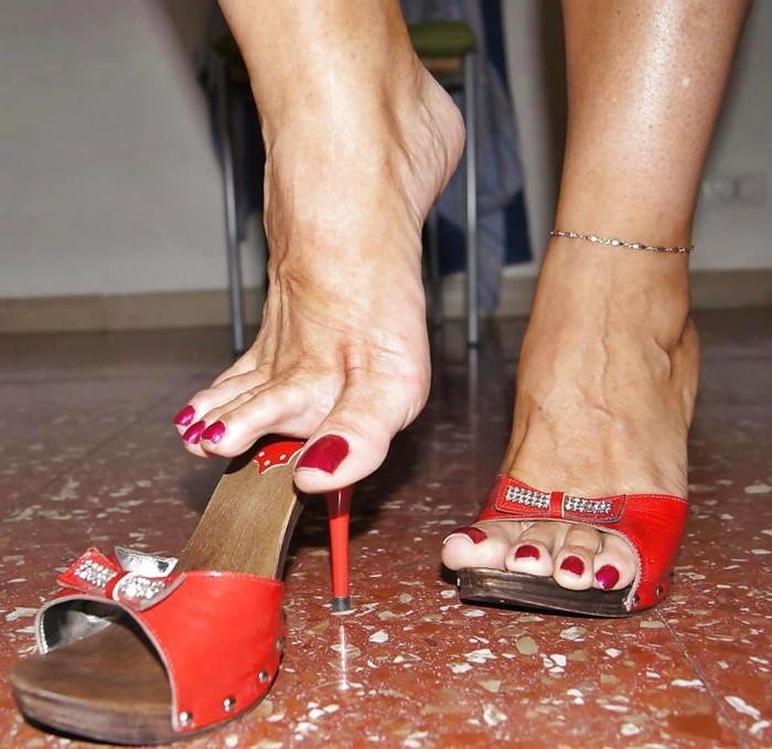 15P Pretty Feet