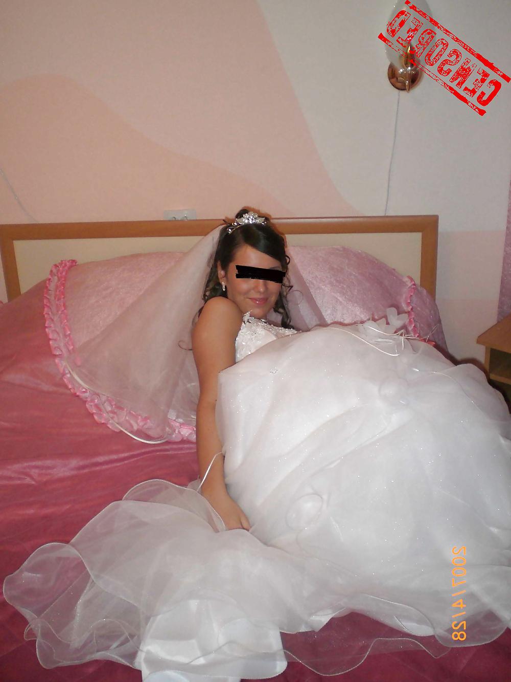 15P Sexy and Hot Brunette Bride - Censored