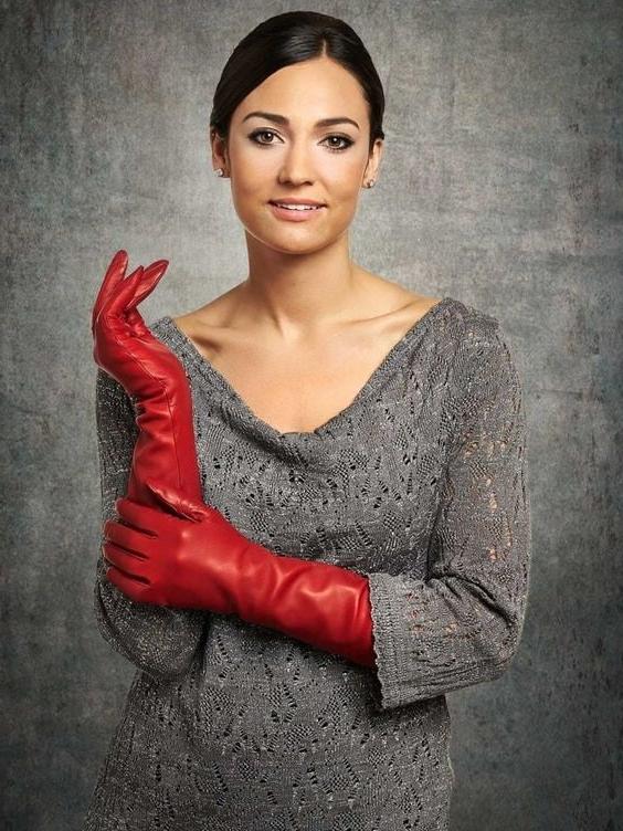25P Red Leather Gloves 3 - by Redbull18