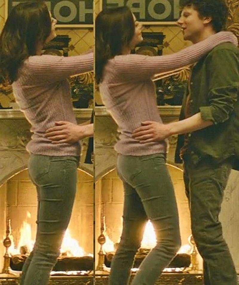 11P Emma Stone juicy ass screencaps from Zombieland 2019