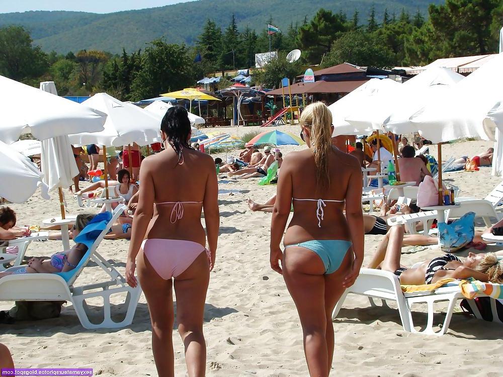13P Juicy bikini ass