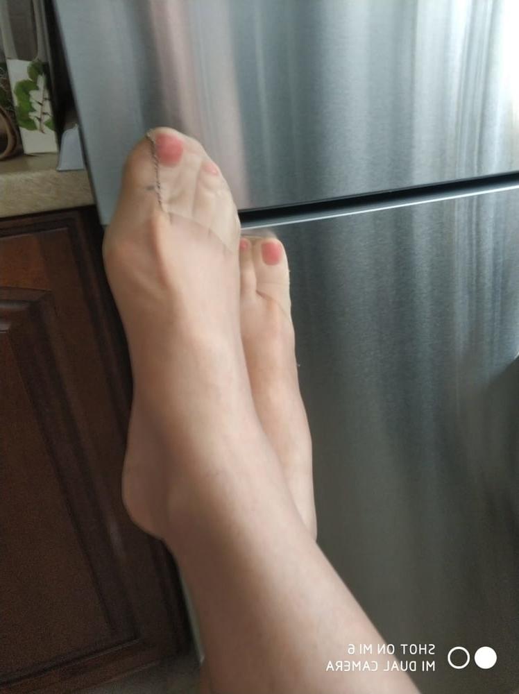 5P Anna's Feet