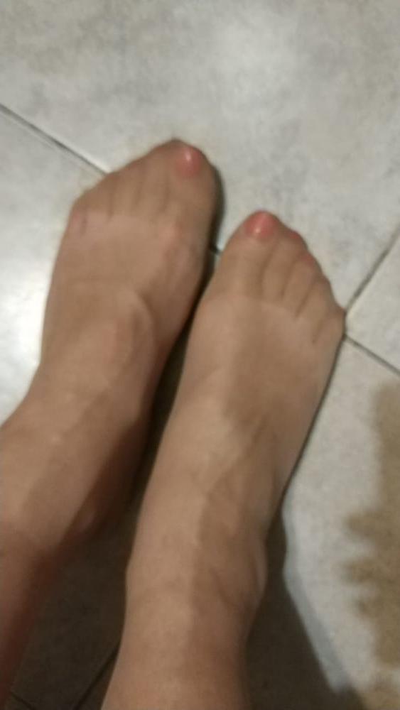 5P Anna's Feet