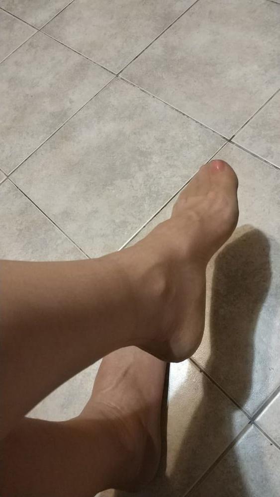 5P Anna's Feet