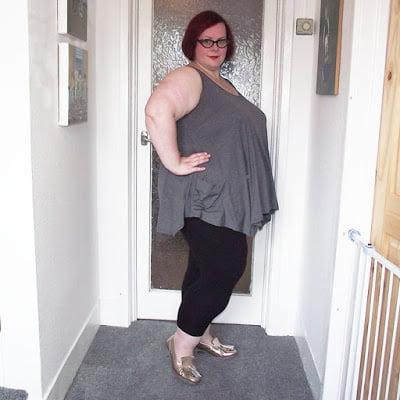 25P Cute BBWs and fat girls wearing ballet flat shoes #3