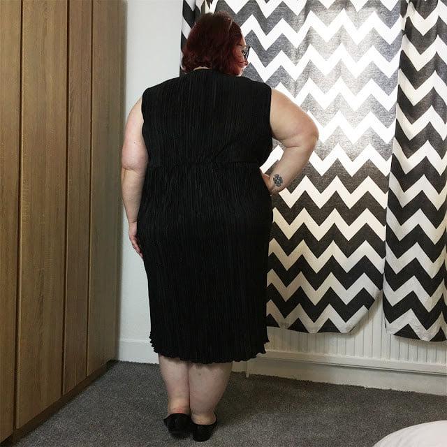 25P Cute BBWs and fat girls wearing ballet flat shoes #3