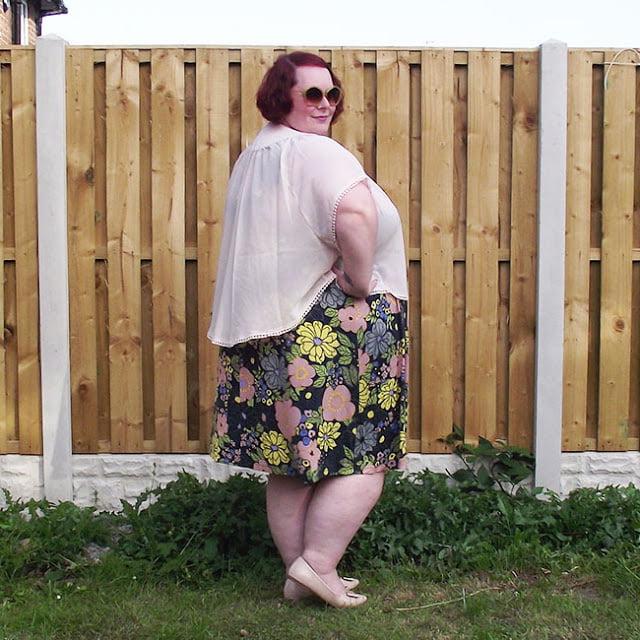 25P Cute BBWs and fat girls wearing ballet flat shoes #3