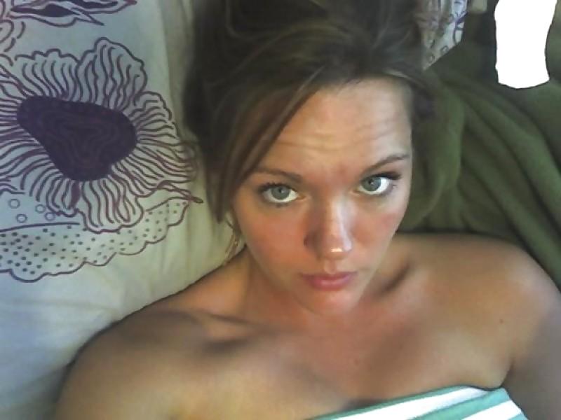 25P Real Girls From, SmutDates.com