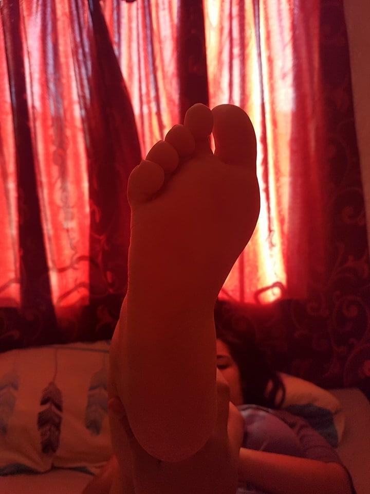 18P My wife's sexy feet 6