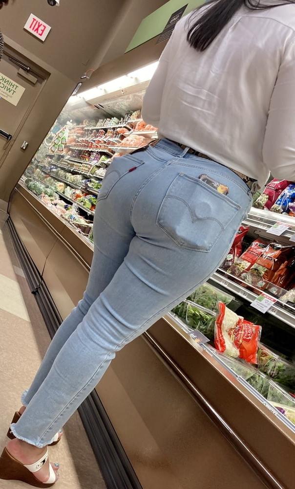 25P BIG JUICY LATINA ASS !! #10
