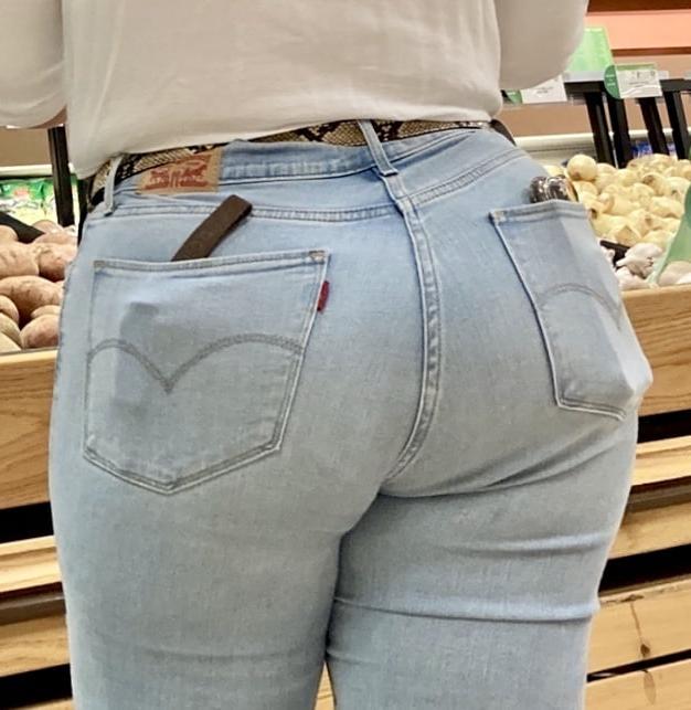 25P BIG JUICY LATINA ASS !! #10